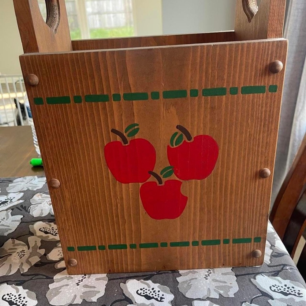 Vintage Wooden Apple Caddy Heart Cutout Handles Farmhouse Rustic Storage Box
